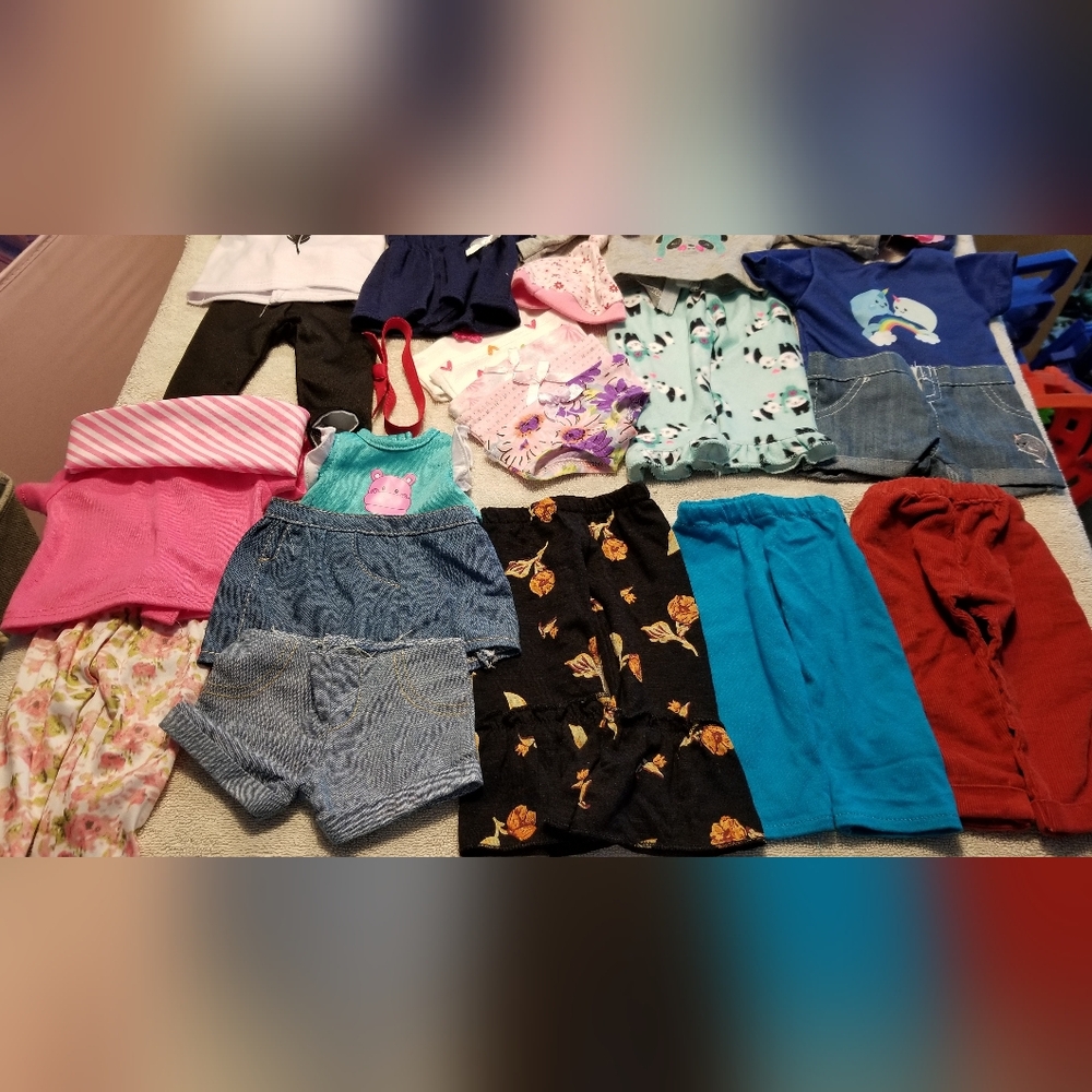 Lot Of 18" Doll Clothes And Shoes - Picture 1 of 6